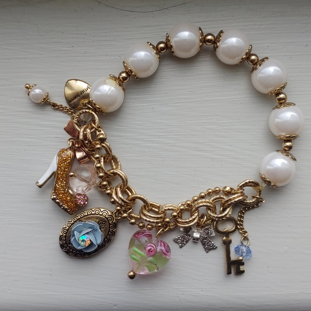 Betsey Johnson Pearl and Gold Charm Bracelet